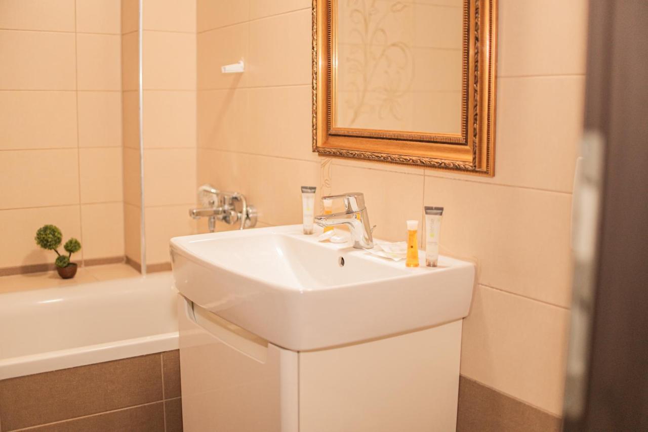 Forest Therapy Suite - Sub Padure Grand Comfort บราชอฟ ภายนอก รูปภาพ